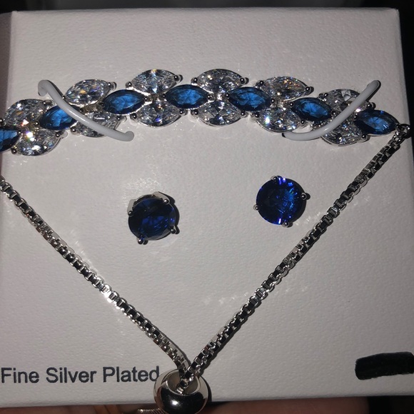 Fine Silver Plated Earring & Bracelet Blue Set - Picture 6 of 6